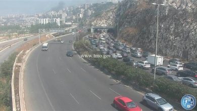 Photo of احتراق مركبة على اوتوستراد ذوق مكايل… وزحمة خانقة