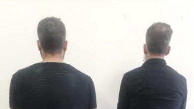 Photo of بعملية متزامنة.. توقيف شخصَيْن من أفراد عصابة سلب وسرقة سيارات (صورة)
