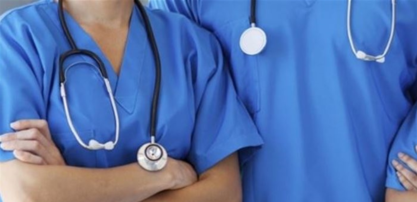 Photo of “خرق فاضح لآداب مهنة الطب”… نقابة الممرضات: هذا الاعتداء لن يمرّ!