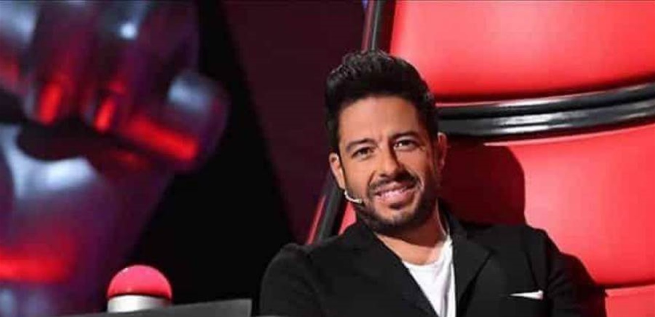 Photo of محمد حماقي في موقفٍ محرج على المسرح: “منها لله كورونا” (فيديو)