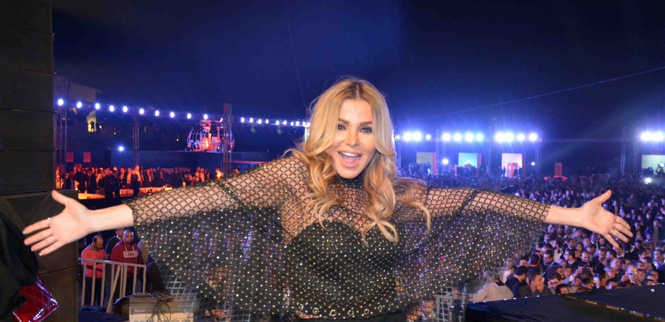 Photo of هكذا كانت رزان مغربي في طفولتها.. لاحظوا جرأتها!