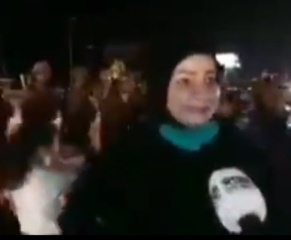 Photo of ‏سيدة من الضاحية تعتصم في ‎جل الديب وتصرخ سائلة عما جرى في عين قانا