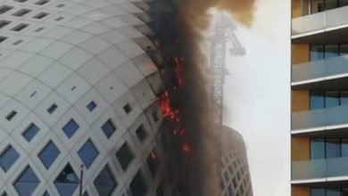 Photo of حريق في مجمع تجاري قيد الانشاء في وسط بيروت