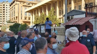 Photo of متقاعدو قوى الأمن يعتصمون في طرابلس احتجاجاً على رفض مستشفيات استقبالهم