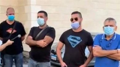 Photo of اعتصام في عين الدلب رفضا لإقفالها بسبب حالة كورونا واحدة