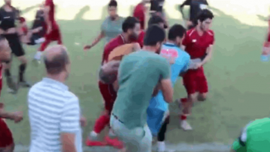 Photo of وفاة مدرب فريق مصري على أرض الملعب.. وانهيار نجله واللاعبين (فيديو)