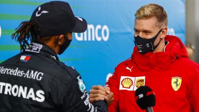 Photo of فورمولا 1: هاميلتون بطلاً لجائزة “إيفل”.. ونجل شوماخر يهديه خوذة والده! (فيديو)