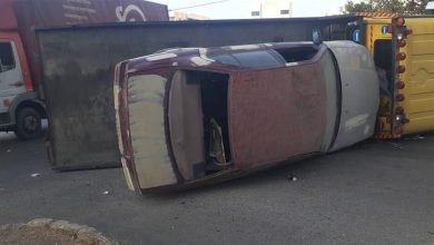 Photo of إنقلاب ناقلة سيارات جنوب صيدا وتضرر 3 مركبات
