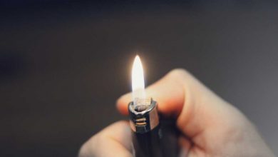 Photo of بسبب الغيرة.. رشّ صديقته بالسبيرتو وأشعل القدّاحة