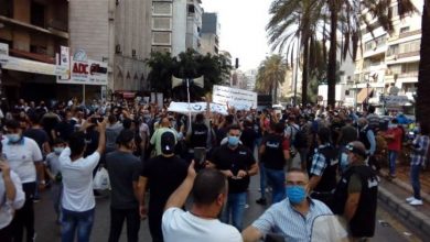 Photo of مسيرة من كورنيش المزرعة باتجاه قصر الصنوبر منددة بالاساءة للنبي محمد… وإجراءات أمنية مشددة