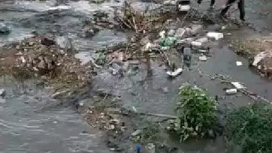 Photo of الامطار تتسبب بفيضان المجارير في سهل عكار بين حلبا و الشيخ طابا
