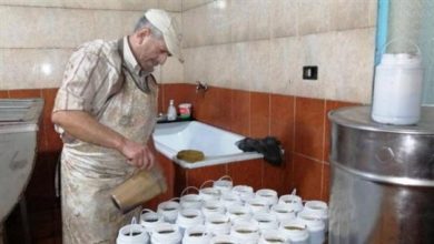 Photo of عودة إلى صناعة الماضي… “إجا مين يعرفك يا خرّوب”