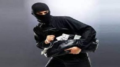 Photo of مسلحون سلبوا 3 أشخاص هواتفهم وأموالا في طليا ببعلبك