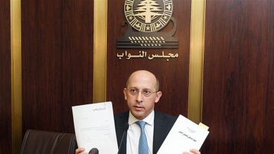 Photo of آلان عون: لاحقين الكذاب على باب الدار
