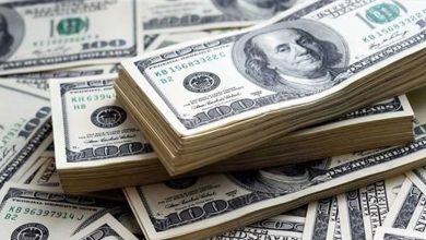 Photo of بعد ارتفاعه أمس.. كيف افتتح سعر الدولار في السوق السوداء؟