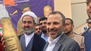 Photo of باسيل في أحضان “حزب الله”