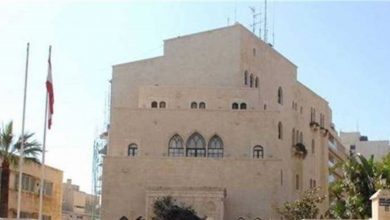 Photo of وقفة لاهالي ضحايا انفجار المرفأ أمام عين التينة وبري التقى عدداً منهم