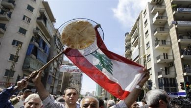 Photo of الشعب اللبناني قد يجوع.. لا مساعدات و “الكباش” على التدقيق الجنائي مستمر