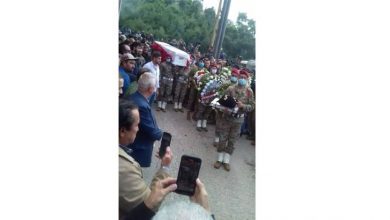 Photo of الشهيد عبد الرحمن وردة الى مثواه الأخير