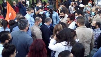 Photo of مناصرون للتيار الوطني احتشدوا أمام منزل باسيل في البترون