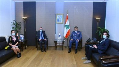 Photo of عثمان عرض مع رئيس بعثة اللجنة الدولية للصليب الأحمر لنشاطاتها في لبنان