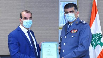 Photo of شهادتان من الإنتربول تكريماً للشهيدَين جلال شريف وزياد العطّار