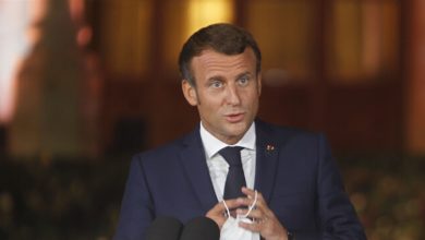 Photo of “هدية” للبنانيين سيعلنها خلال زيارته.. ايمانويل ماكرون بابا نويل!