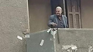 Photo of بعدما ألقى أمواله على المواطنين في الشارع.. هذا مصيره