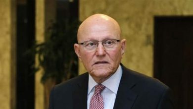 Photo of سلام اتصل بدياب: لا للتطاول على رئاسة الحكومة