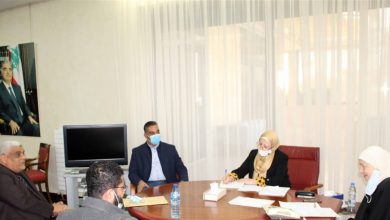 Photo of الحريري عرضت مع متفرغي اللبنانية ومعلمي الأونروا شؤونا تربوية