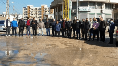 Photo of وقفة احتجاجية على طريق عام حلبا للمطالبة بتعبيد الطريق
