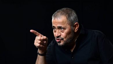 Photo of فيديو يظهر طرافة جورج وسوف أثناء لقاء معجبيه: “باي باي كورونا”