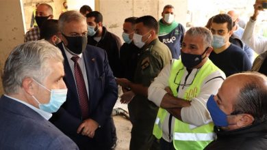 Photo of عبود وعيتاني تفقدا المبنى المتضرر في ابو شاكر وسوق الخضار بالمفرق في أرض جلول