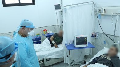 Photo of قائد الجيش تفقد مرضى الوباء في المستشفى العسكري… هذا ما قاله