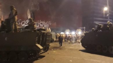 Photo of الهدوء يعود إلى ساحة النور بعد وصول الجيش.. هكذا بدا المشهد (فيديو)