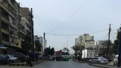 Photo of محتجون يقطعون اوتوستراد البداوي اعتراضا على استمرار قرار الاقفال العام (صور)