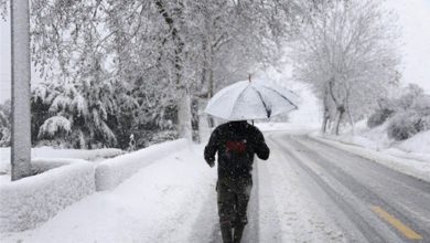 Photo of المنخفض الجوي ينحسر مساءً… ولكن الطقس قارس البرودة وجليد على الجبال