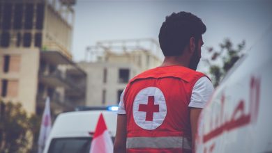 Photo of سيارة اجتاحت محلا في كفرعقا.. والصليب الأحمر أسعف الجرحى ميدانيا