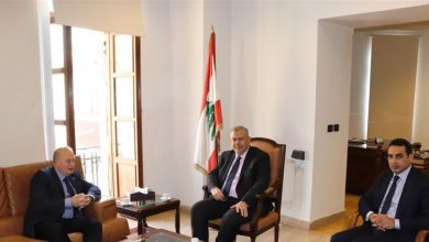 Photo of محافظ بيروت بحث مع المعنيين موضوع تدعيم الأبنية المتصدعة في بيروت