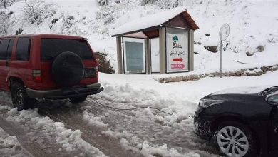 Photo of إنقاذ مواطنين احتجزتهم الثلوج على طريق عام عنايا- مشمش