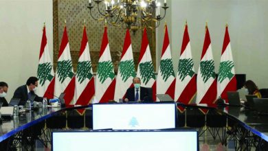 Photo of 3 تشقُّقات تُنذر بالانهيار في لبنان