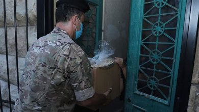 Photo of الجيش: توزيع تعويضات على المواطنين المتضررين جراء انفجار مرفأ بيروت
