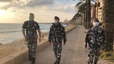 Photo of القوى الامنية تخلي الكورنيش البحري الجنوبي لصور