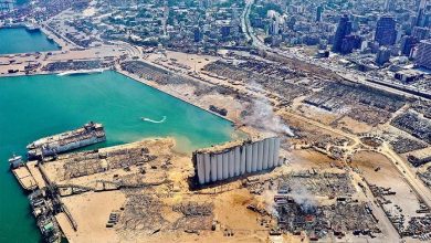 Photo of أهالي شهداء انفجار المرفأ يقطعون الطريق أمام قصر العدل في بيروت