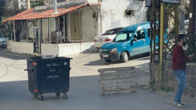 Photo of شبان يقطعون طريق مشتى حسن في عكار إحتجاجا على الوضع الإقتصادي