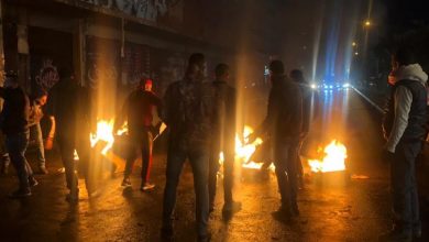 Photo of قطع الطريق في محلة القبة وأمام سرايا طرابلس بالإطارات المشتعلة
