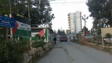 Photo of اتخذ أماً وابنتها رهينة في شقة.. توقيف مطلوب في مخيم البداوي