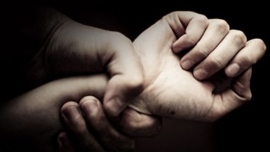 Photo of أفقدها عذريتها ثم باعها… بمليون ليرة