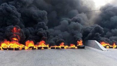 Photo of الجيش يتفاوض مع المحتجين لفتح مسلك على اوتوستراد البداوي