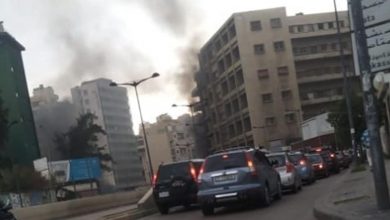 Photo of تحطيم سوبرماركت ومواطنون عالقون في سياراتهم بينهم مرضى.. هذا ما يحصل في شوارع بيروت (فيديو)